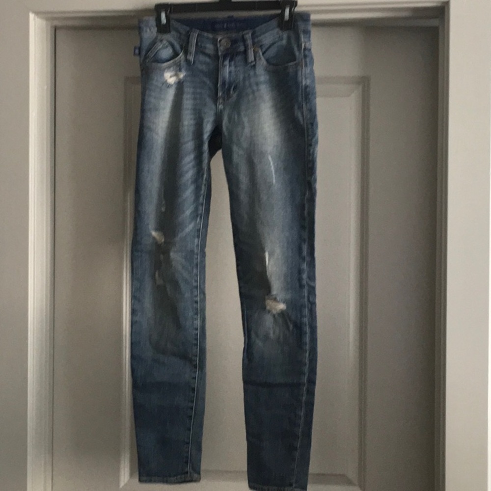 Rock and Republic Distressed Jeans! Sz 4